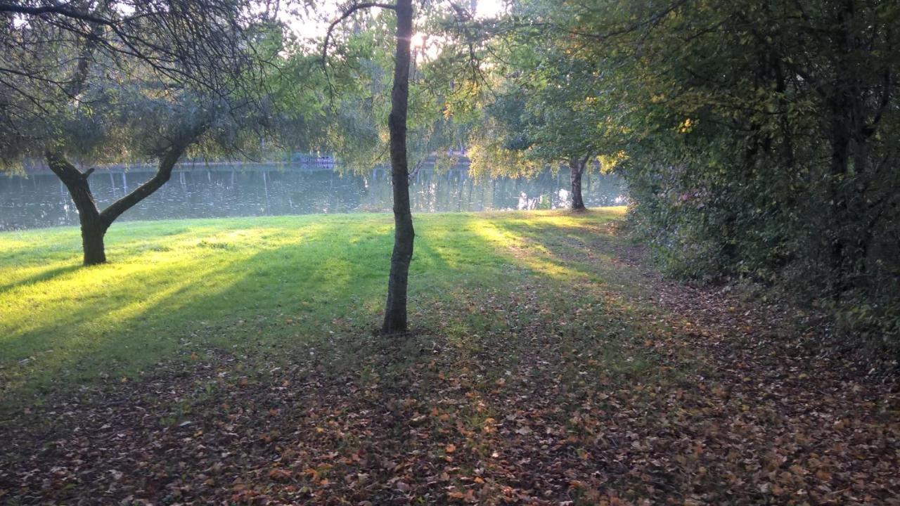 Gite Des Etangs De Beaulieu Le Plessis-Dorin Exterior photo